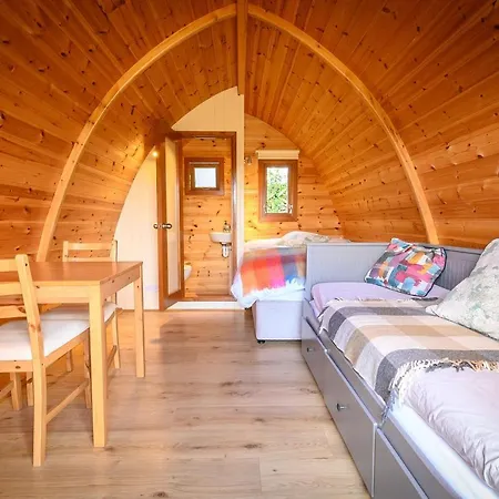 Chalet Glamping At Doon Angus Farm *