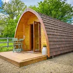Chalet Glamping At Doon Angus Farm *