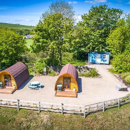 Chalet Glamping At Doon Angus Farm