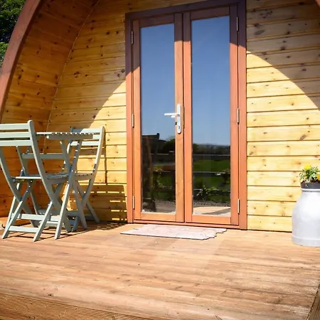 Chalet Glamping At Doon Angus Farm