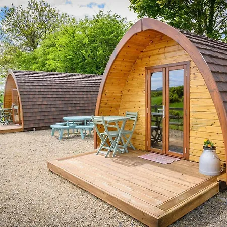 Chalet Glamping At Doon Angus Farm