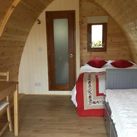 Chalet Glamping At Doon Angus Farm *